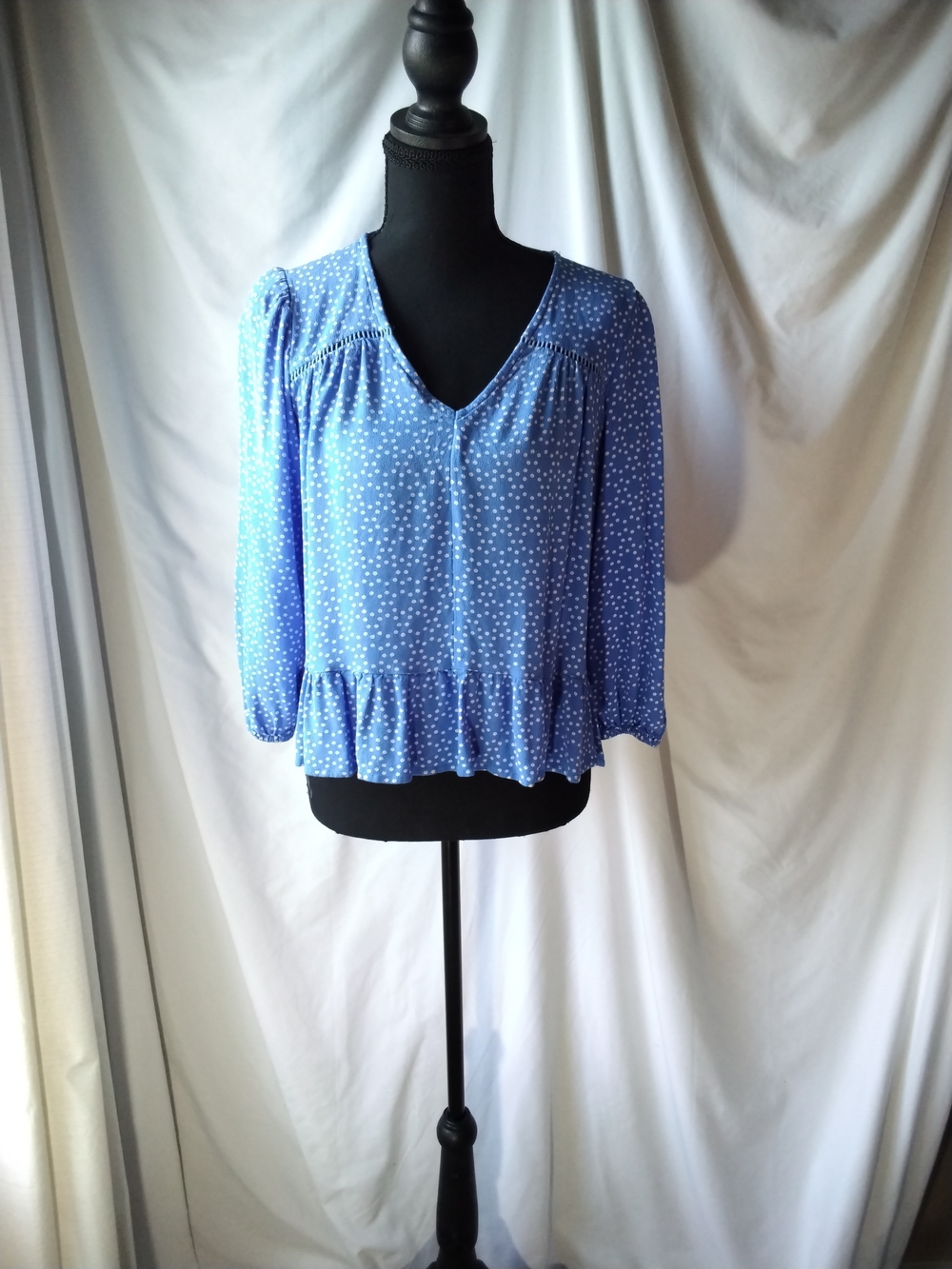 Collective Concepts Light Blue Polka Dot V-Neck Peplum Top